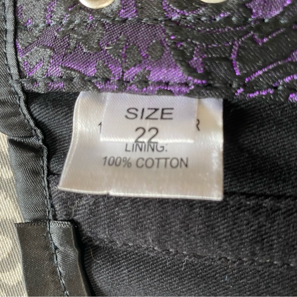 Purple brocade spring steel boned corset - Picture 6 of 10